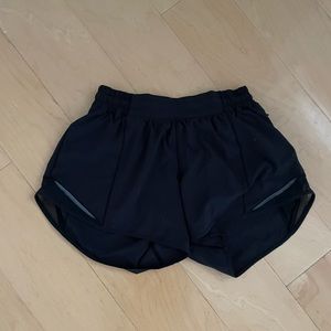 Black Lululemon Hotty Hot 4” Shorts